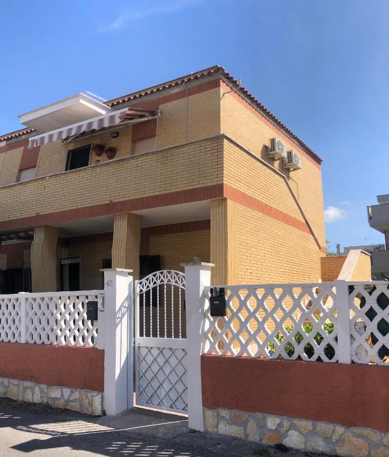 Sea Breeze House Apartment ฟิวมิชีโน ภายนอก รูปภาพ